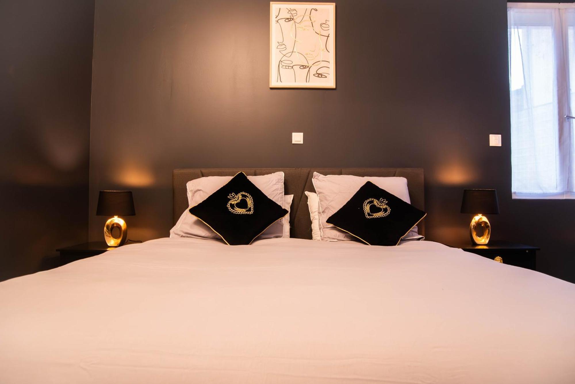 Suite Romantique Jacuzzi Μουλέν Εξωτερικό φωτογραφία